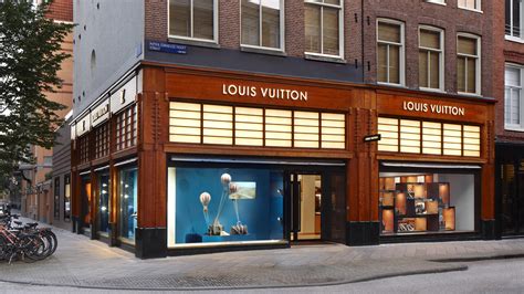 hoe oud is louis vuitton pc hooftstraat|louis vuitton hoofstraat amsterdam.